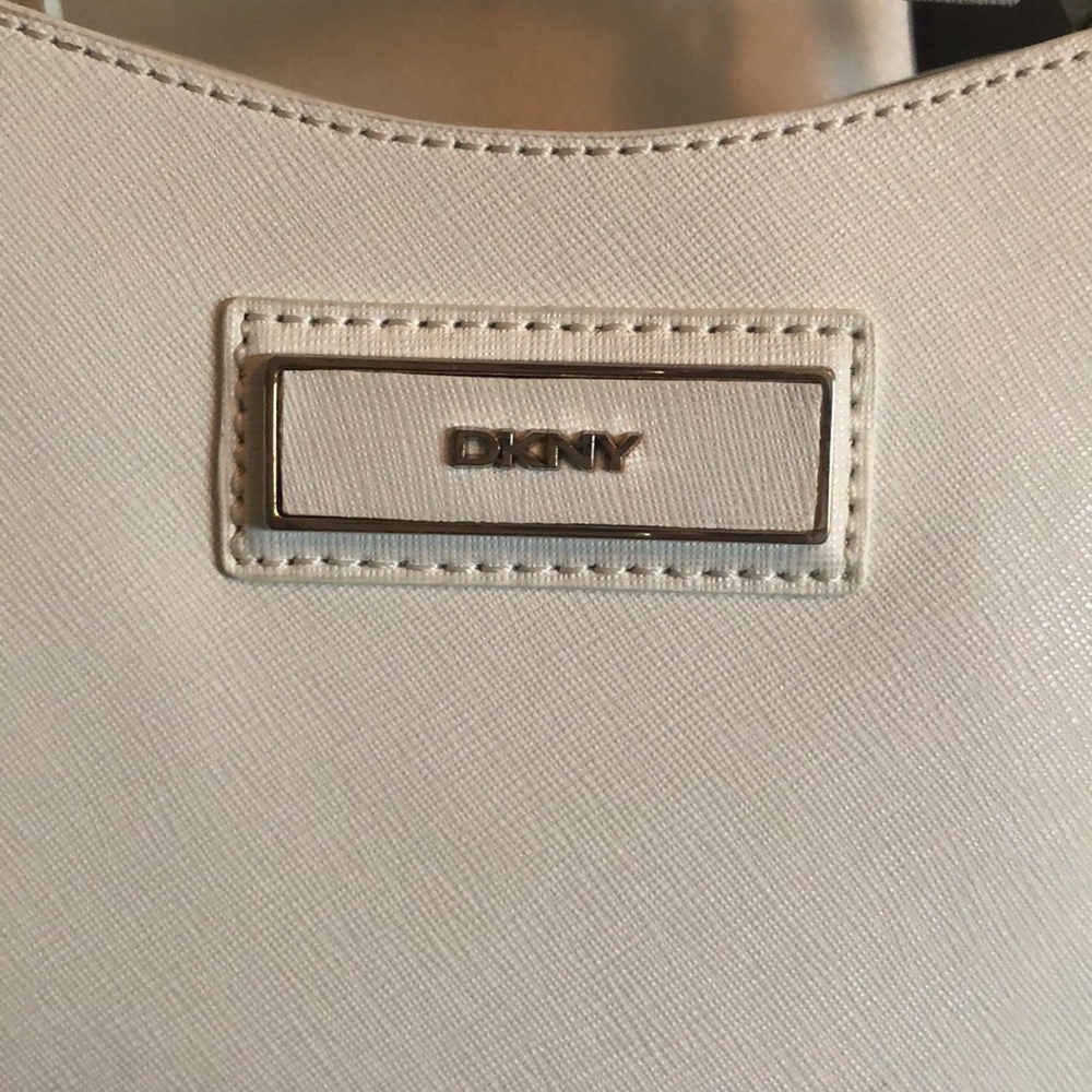 Handbag - Picture 2 of 8